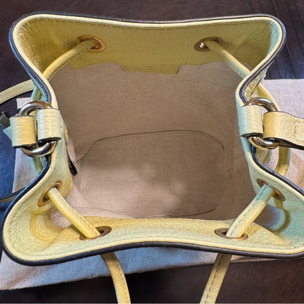 New Authentic Gucci GG Supreme Jumbo Logo Bucket Shoulder Bag - Picture 10 of 13